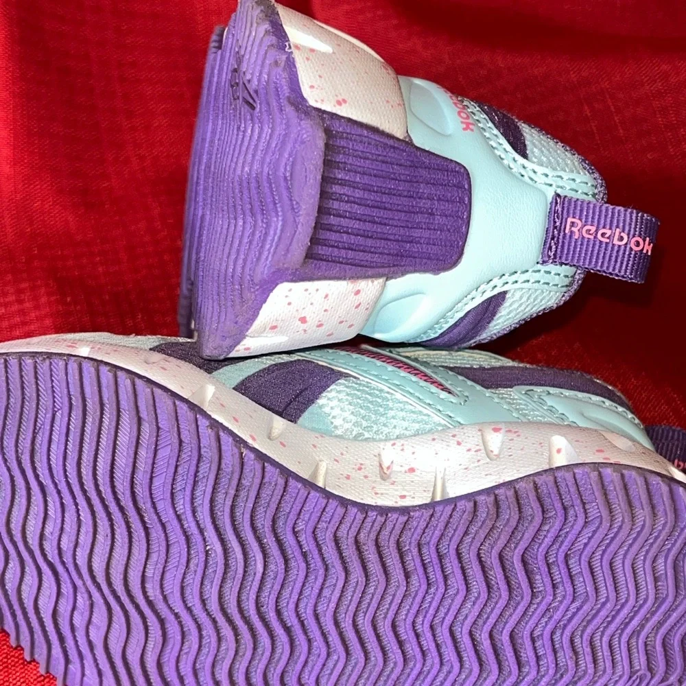 Reebok grow shoes like